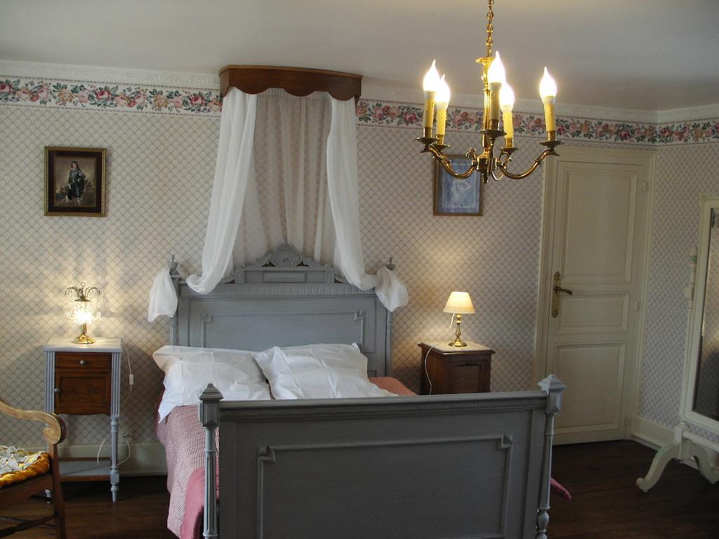 La Tourelle Des Echelles Bed & Breakfast Lésigny Стая снимка