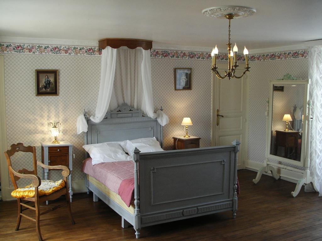 La Tourelle Des Echelles Bed & Breakfast Lésigny Стая снимка